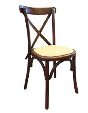 Silla Crossback color nogal para banquetes